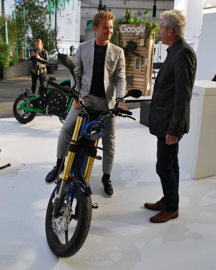 eROCKIT beim Greentech Festival: Nico Rosberg und Andreas Scheuer bestaunen Elektromotorrad